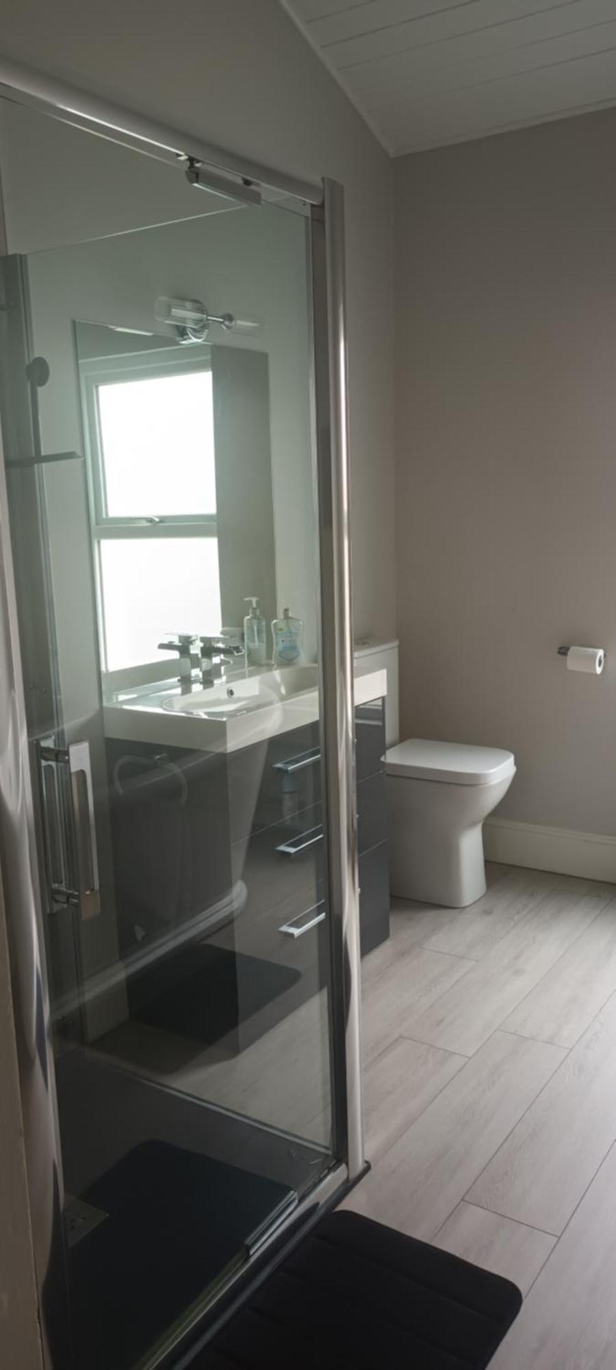 Eglinton Road - Super King - Private Bathroom ブレイ エクステリア 写真